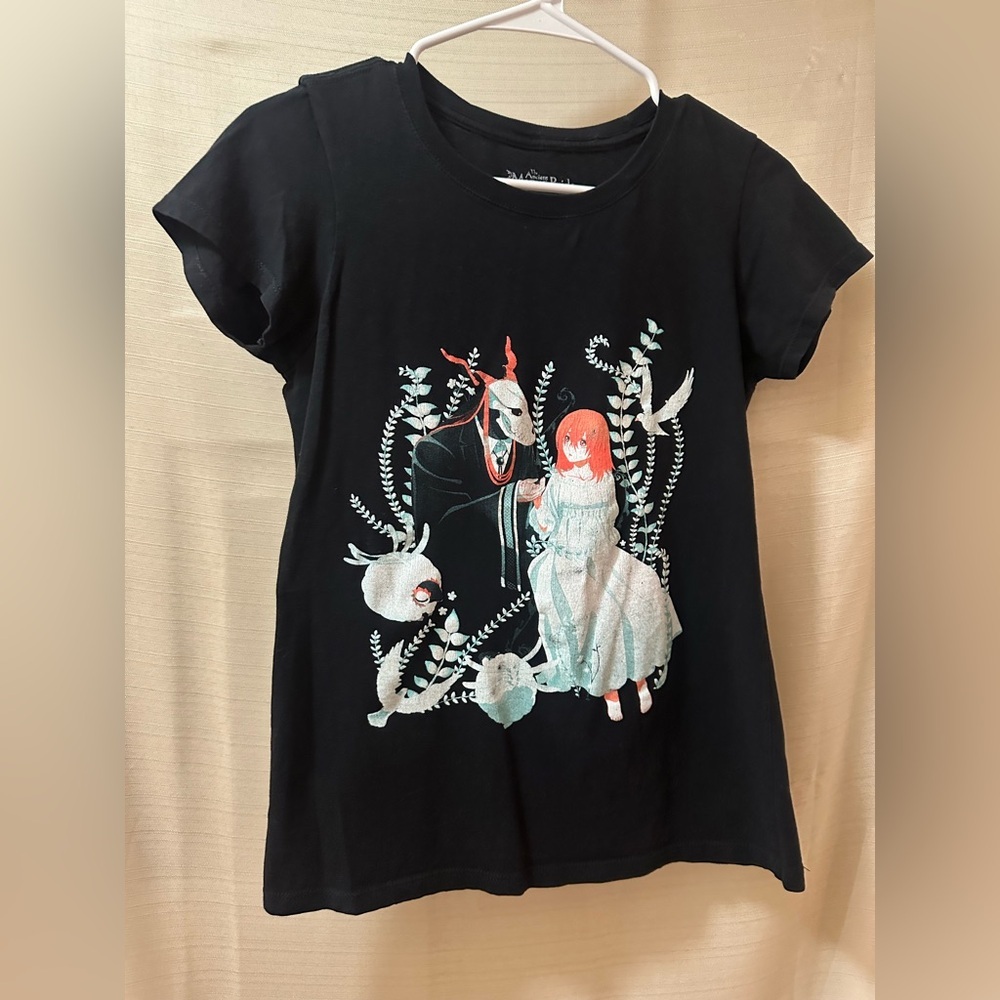 BOGO Women’s The Ancient Magus’ Bride Crunchyroll Graphic Tee S Anime Fantasy ⚫️
